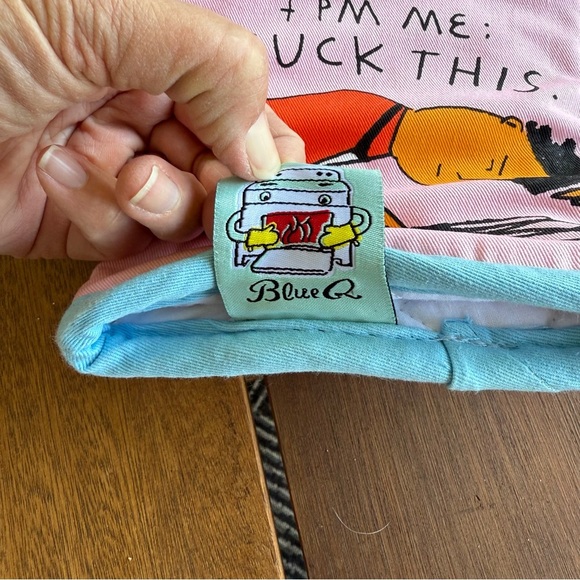 Blue Q Pink Oven Mitt with Humorous Design I Love Cooking NWOT - Picture 5 of 5